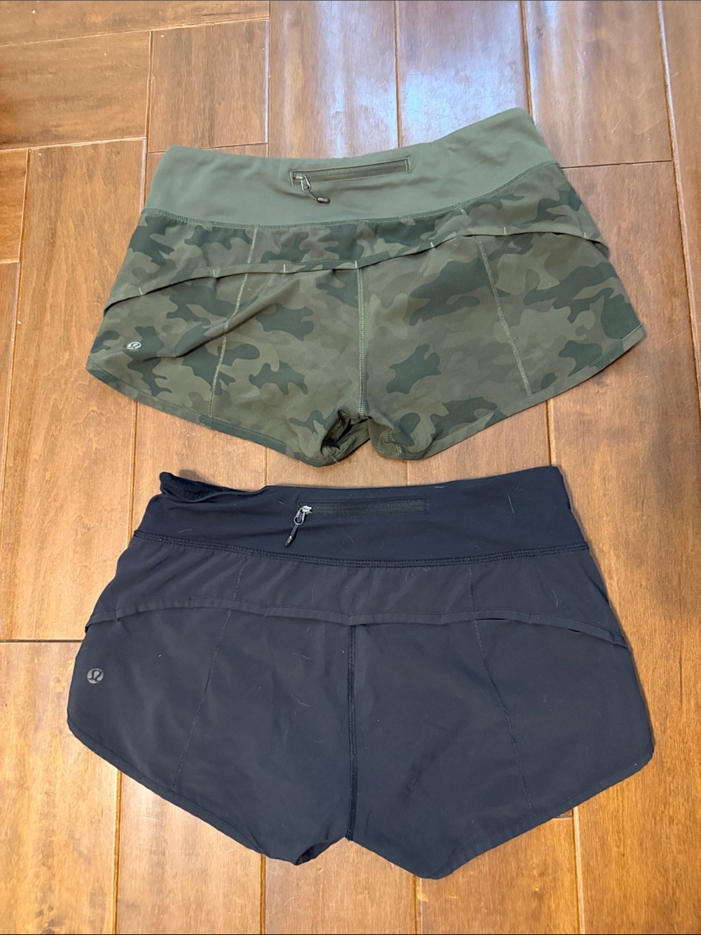 Lululemon Speed Shorts sz 4 - Picture 2 of 5